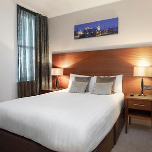 Superior One-Bedroom Apartment